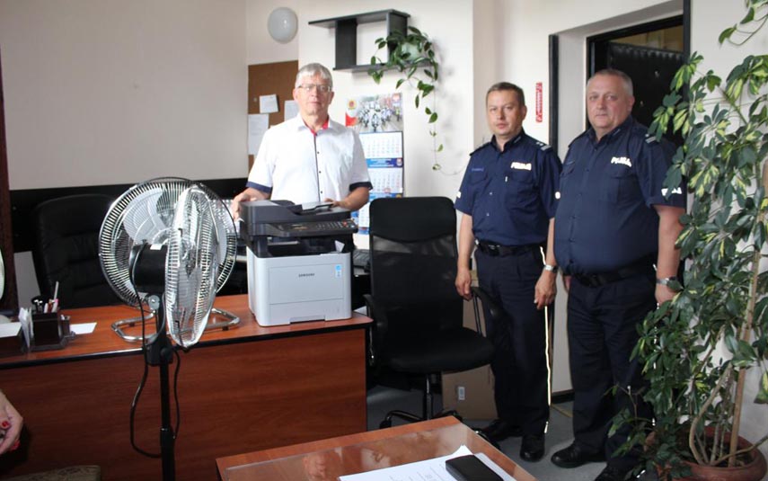 Stryszów wsparł Policję. Pomoc trafi do Kalwaryjskiego Komisariatu