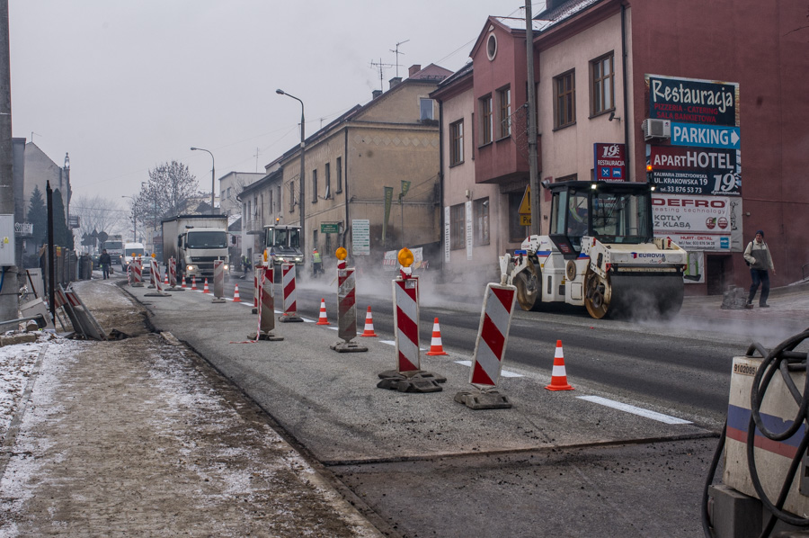 Dziś na ulicy Krakowskiej zakończą kłaść asfalt