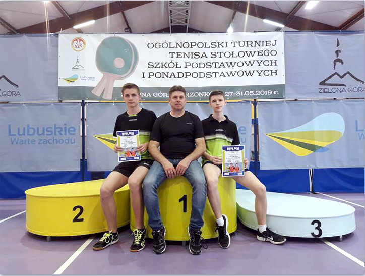 Uczniowie z ZS nr 7 w Barwałdzie Średnim w Ogólnopolskim Turnieju Tenisa Stołowego!