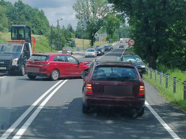 W wyniku zderzenia w Barwałdzie Górnym, droga krajowa nr 52 została zablokowana