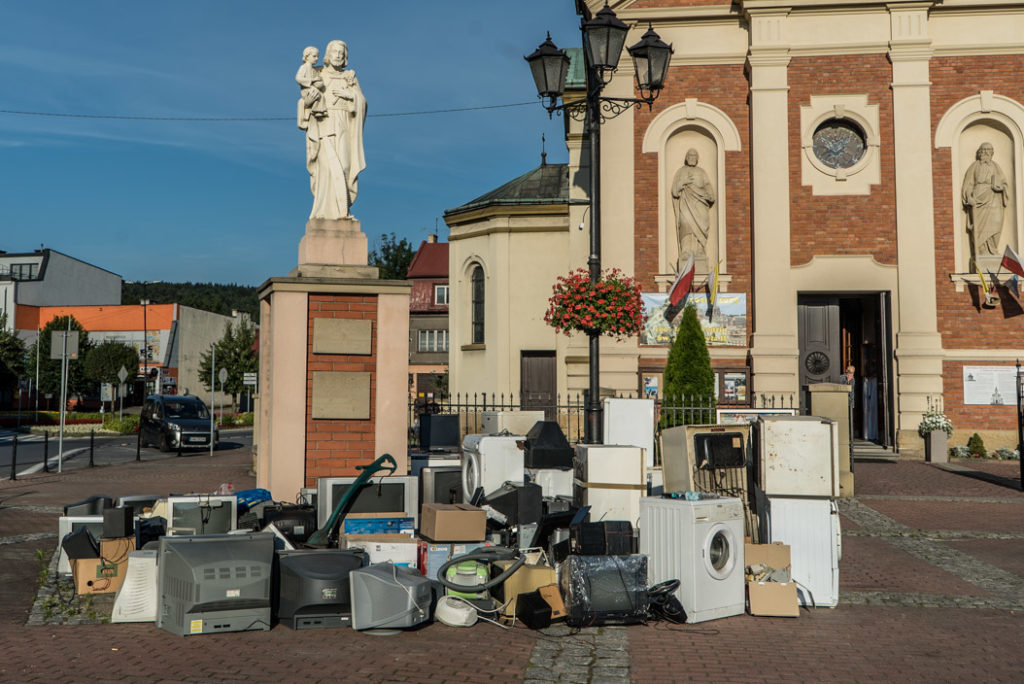 W tym tygodniu w parafiach dekanatu Kalwaria Zebrzydowska trwa zbiórka elektrośmieci, która wspomoże Polskich Misjonarzy