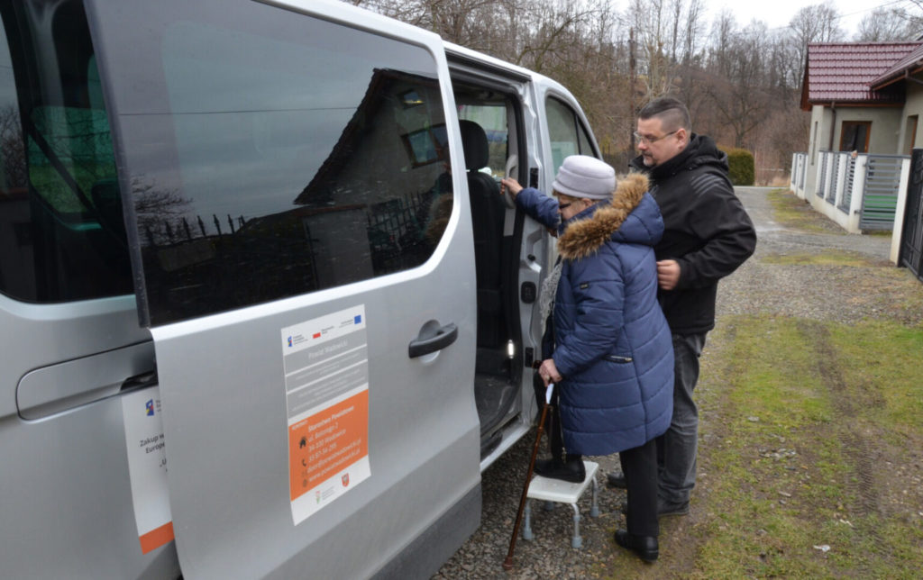 Starostwo Powiatowe oferuje bezpłatny transport dla osób starszych i niepełnosprawnych na terenie Powiatu Wadowickiego