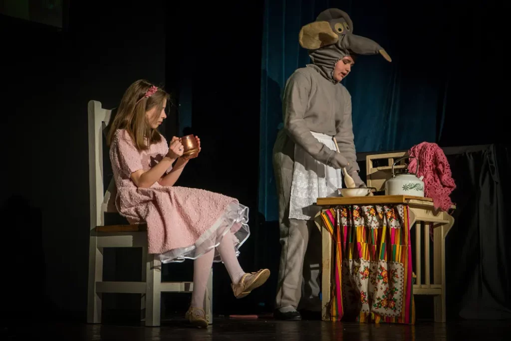 W niedzielę na deskach Sali Widowiskowej odbyła się premiera „Calineczki” w wykonaniu zespołu teatralnego „Na Przekór” z Przytkowic