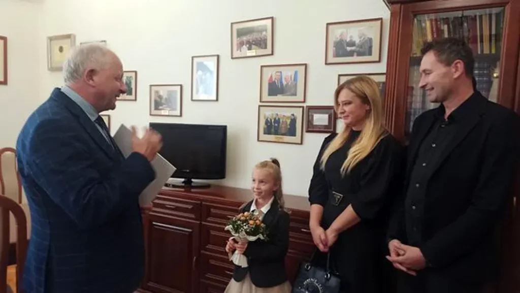 Burmistrz Kalwarii docenił występ Martynki Stawowy w Mam Talent!