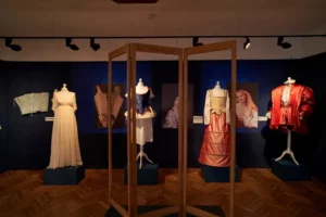 Pokazać to, co ukryte – historia mody bielizny w Dworze w Stryszowie