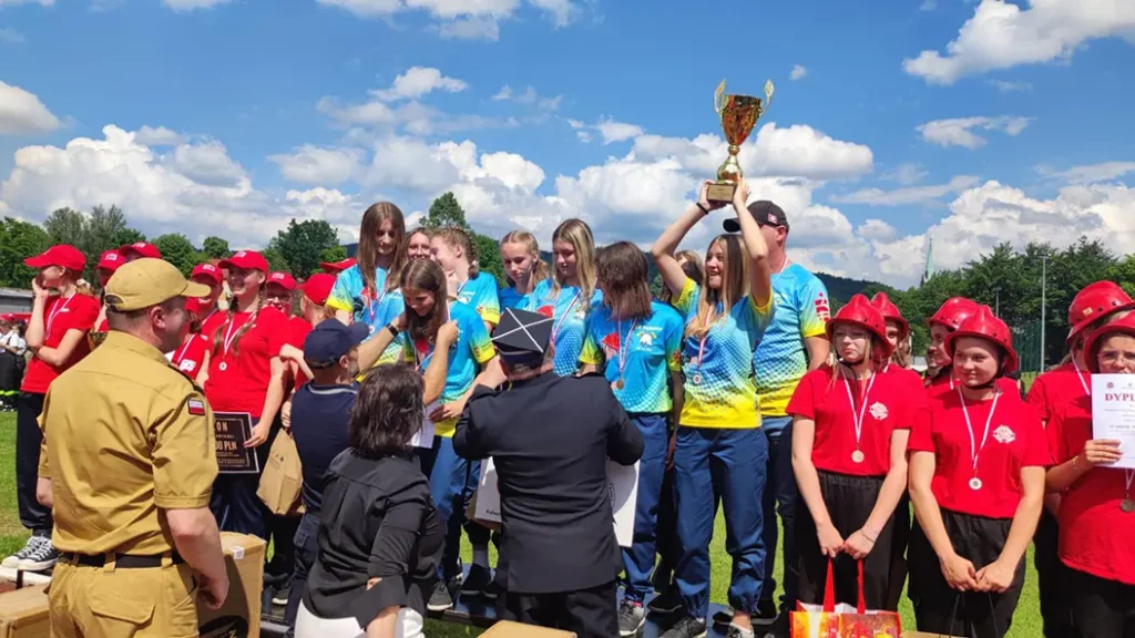 Dziewczęta z OSP Przytkowice zwyciężyły na VIII Wojewódzkie Młodzieżowe Zawody Sportowo-Pożarnicze woj. małopolskiego