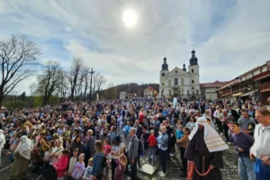Misterium Pańskie w Sanktuarium rozpoczęto inscenizacją wjazdu Jezusa do Jerozolimy!